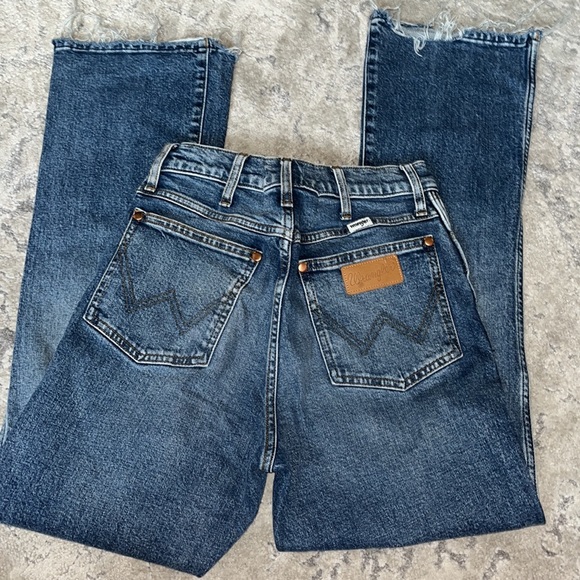 Wrangler High Rise Bootcut - Picture 2 of 7